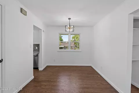 2271 Nelson Dr, Schenectady, NY 12309 photo 4