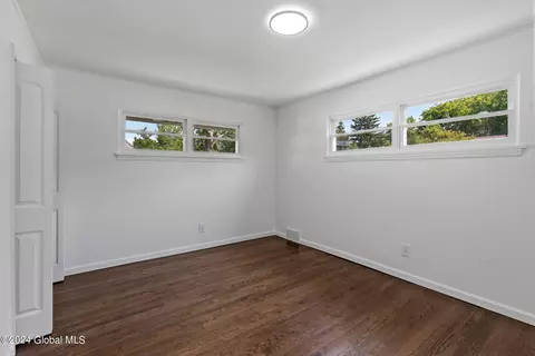 2271 Nelson Dr, Schenectady, NY 12309 photo 18