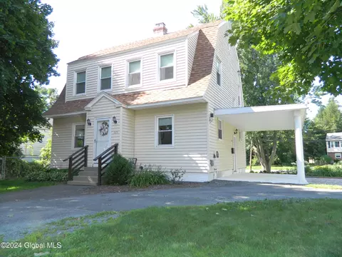 225 Hudson Ave E, Rensselaer, NY 12144