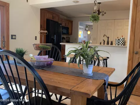 Dining - 508 Chiswell Rd, Schenectady, NY 12304 photo 5 of 5