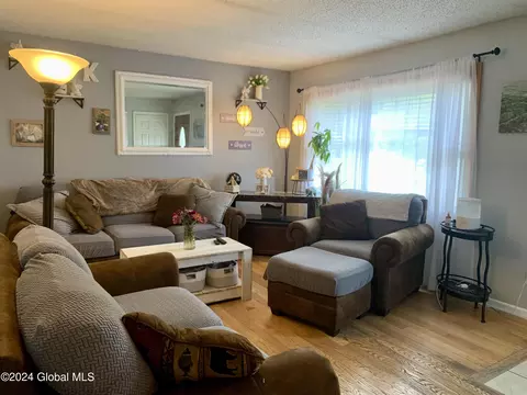Living - 508 Chiswell Rd, Schenectady, NY 12304 photo 1 of 2