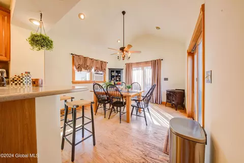 Dining - 508 Chiswell Rd, Schenectady, NY 12304 photo 2 of 5