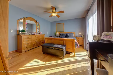 Bedroom - 508 Chiswell Rd, Schenectady, NY 12304 photo 1 of 2