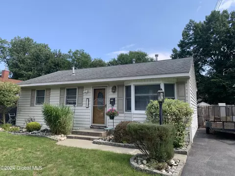 Exterior - 508 Chiswell Rd, Schenectady, NY 12304 photo 2 of 7