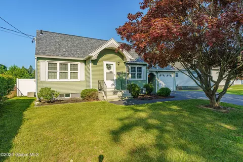 372 E Campbell Rd Ext, Schenectady, NY 12303