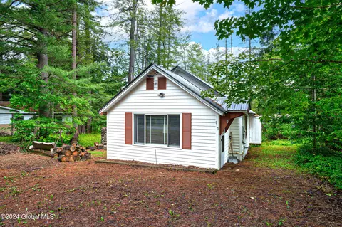 110 3rd Ave, Caroga Lake, NY 12032