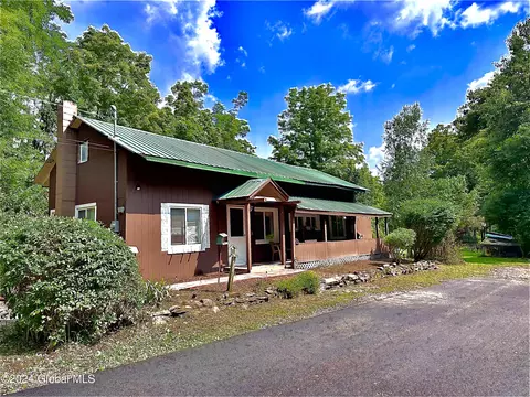 29 South St, Medusa, NY 12120