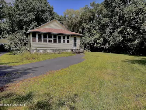313 Church Rd, Albany, NY 12203