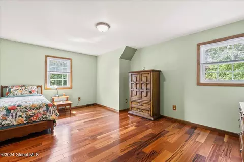 Bedroom - 10 Dorset St, Delmar, NY 12054 photo 4 of 7