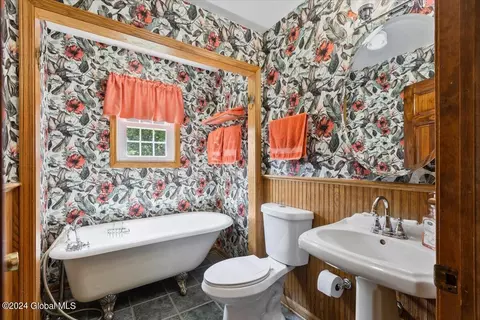 Bath - 10 Dorset St, Delmar, NY 12054 photo 1 of 2