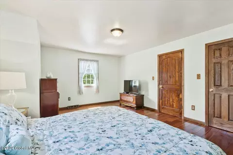 Bedroom - 10 Dorset St, Delmar, NY 12054 photo 6 of 7