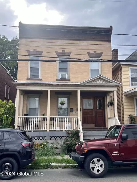 1865 9th Ave, Watervliet, NY 12189