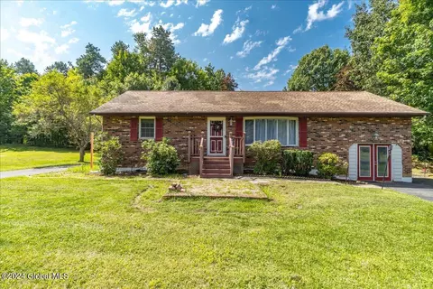 6048 E Old State Rd, Schenectady, NY 12303
