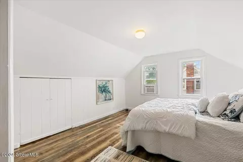 Bedroom - 40 Brookman Ave, Delmar, NY 12054 photo 2 of 4