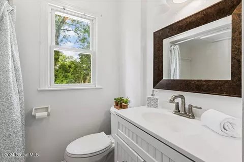 Bath - 40 Brookman Ave, Delmar, NY 12054 photo 1 of 2