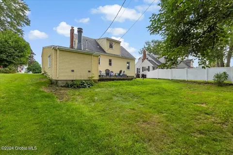 Exterior - 40 Brookman Ave, Delmar, NY 12054 photo 3 of 5