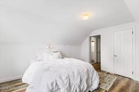 Bedroom - 40 Brookman Ave, Delmar, NY 12054 photo 3 of 4