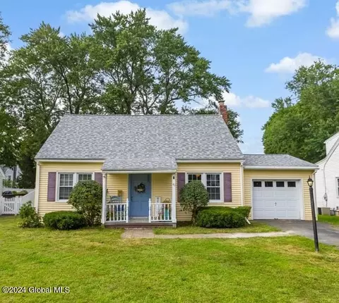 40 Brookman Ave, Delmar, NY 12054