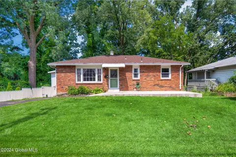 62 Tremont St, Albany, NY 12205