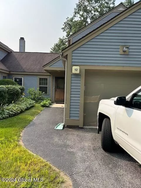 7 Prospect St #B-12, Lake George, NY 12845