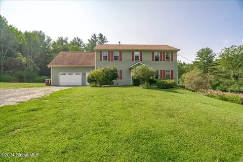 230 Keefe Rd, Troy, NY 12180