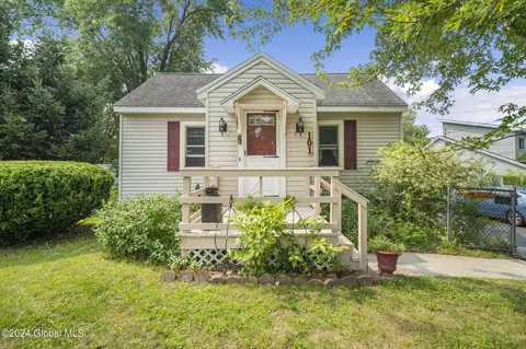 101 Pershing Ave, Wynantskill, NY 12198