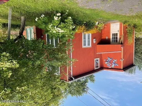 3 Printing Press Rd, East Durham, NY 12423
