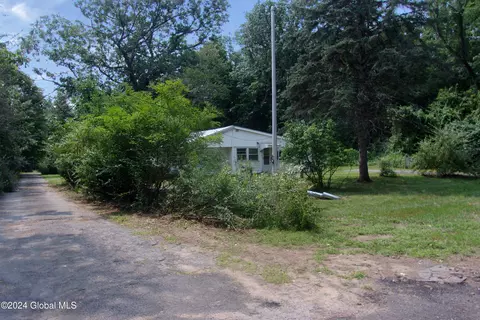 275 Greenfield Ave, Ballston Spa, NY 12020