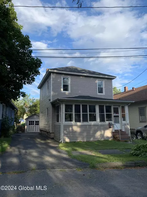 13 Maplewood Ave, Johnstown, NY 12095