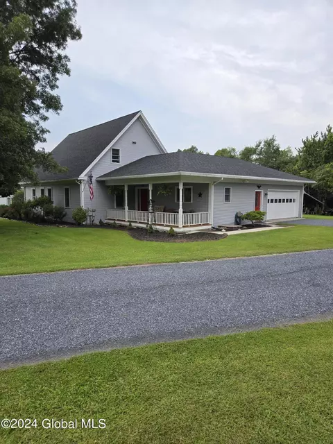 63 Gilbert St, Cambridge, NY 12816