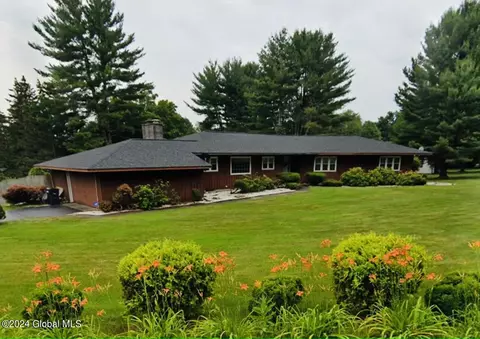 45 Wincrest Dr, Queensbury, NY 12804