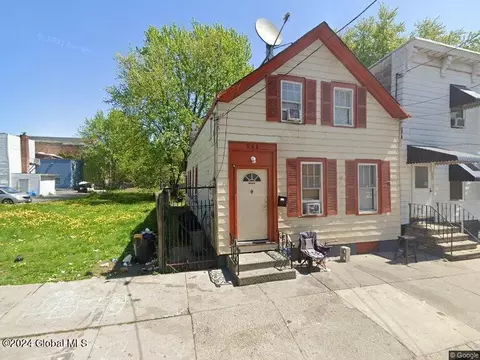 561 1st St, Albany, NY 12206
