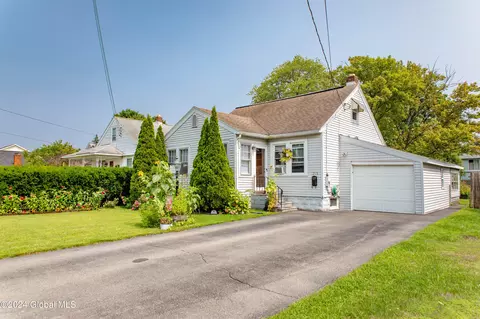 1205 Trinity Ave, Rotterdam, NY 12306