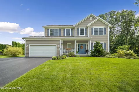 27 Stablegate Dr, Clifton Park, NY 12065