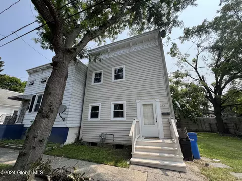 21 Regent St, Albany, NY 12202