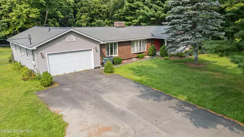 419 State Route 40, Troy, NY 12182