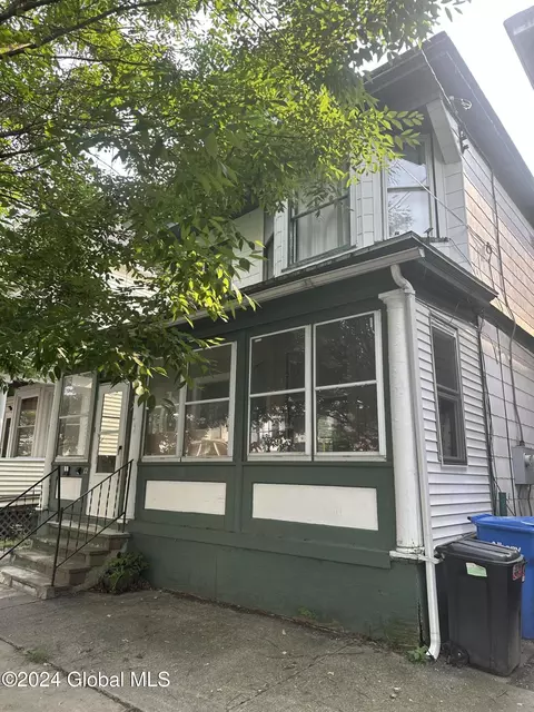 12 Barclay St, Albany, NY 12209
