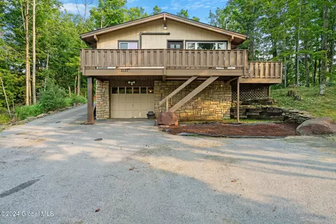 1027 Gallupville Rd, Delanson, NY 12053