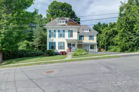 5 Littauer Pl, Gloversville, NY 12078