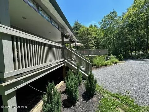 509 Colfax Rd, Cambridge, NY 12816 photo 4