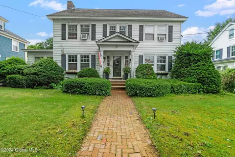 107 Kingsboro Ave, Gloversville, NY 12078