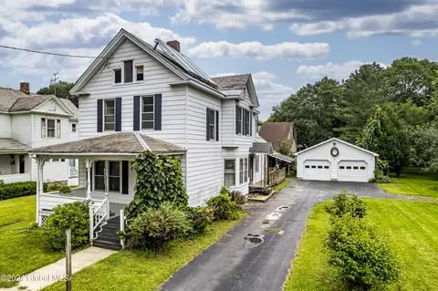 8 Whipple Pl, Greenwich, NY 12834