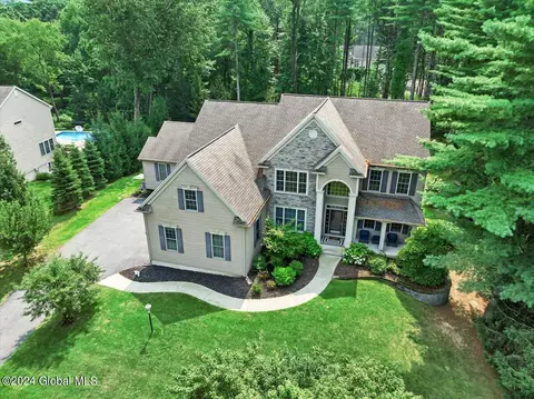 10 Azalea Dr, Saratoga Springs, NY 12866