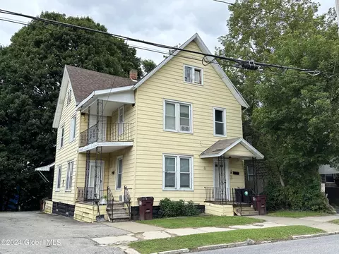 53 Steele Ave, Gloversville, NY 12078