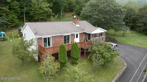 7071 Route 23, Acra, NY 12405