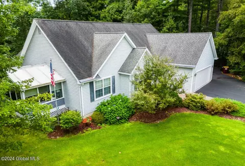 132 Farr Ln, Queensbury, NY 12804