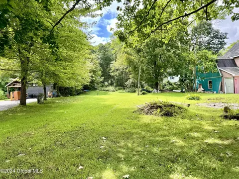 61 Hamilton Ave, Corinth, NY 12822