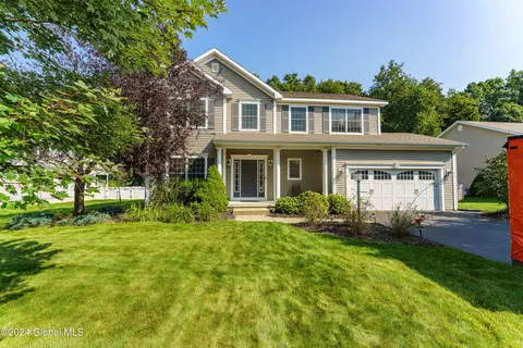 7 Kendra Dr, Clifton Park, NY 12065
