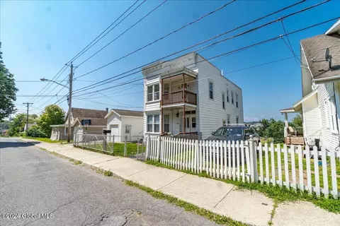 1619 1st St, Rensselaer, NY 12144