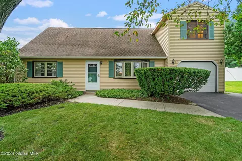 69 Meadowbrook Rd, Watervliet, NY 12189